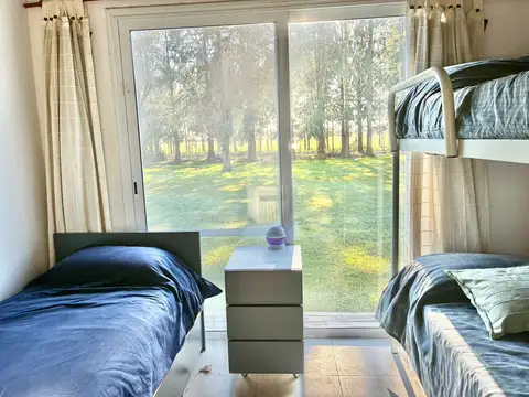 Casa 4 ambientes con 2 baños