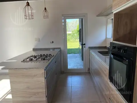 Casa en Alquiler al Este