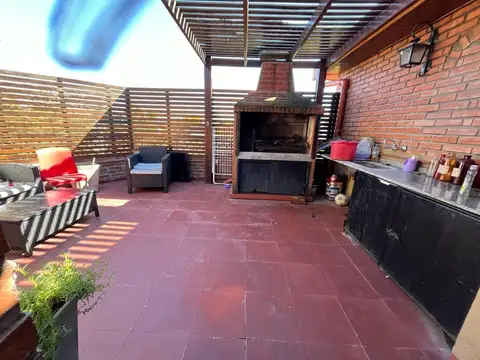 EXC PH 4 5  AMB   ENT INDEP.  C/TERR PROP, IMPECABLE ( IDEAL 2 FAMILIAS )  -