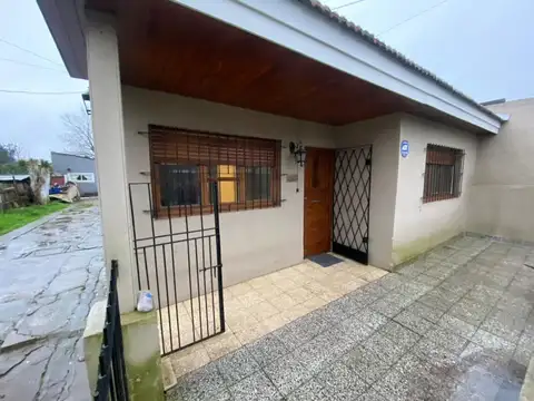 VENTA BLOCK CASA 3 AMB + DPTO 4 AMB MALVINAS ARG
