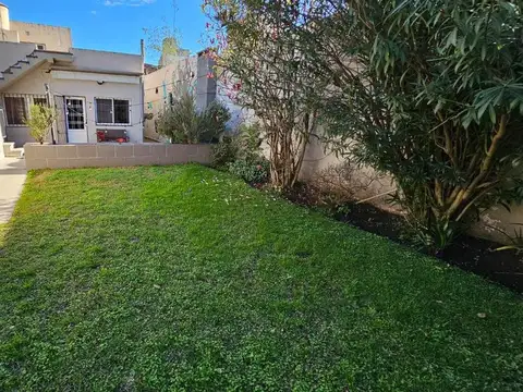 Casa 5 ambientes con 1 baño
