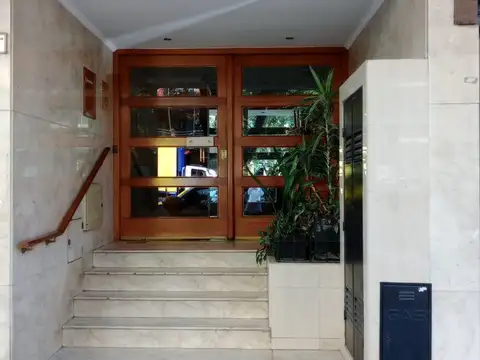 2 AMBIENTES MUY LINDO SOBRE AVDA PATRICOS