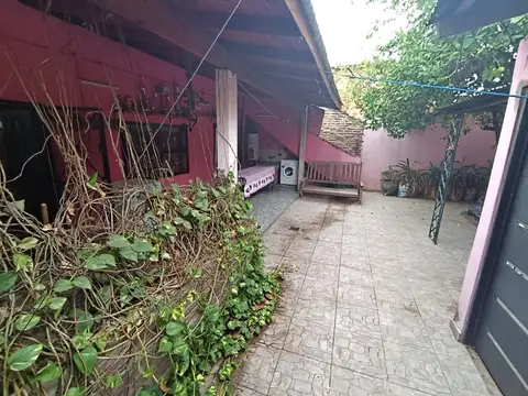 VENTA CASA 4 AMBIENTES CON COCHERA TEMPERLEY