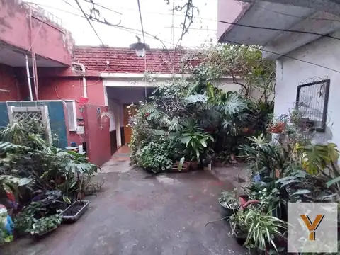 Casa en venta - 3 Dormitorios 2 Baños - Villa Ballester