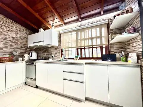 Casa 3 ambientes con 2 baños