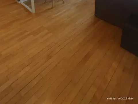 Gran departamento en edificio de categoria.