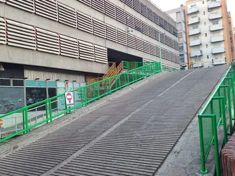 VENTA DE COCHERA CENTRO SEGURIDAD 24HS