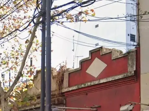 Av Caseros al 2800