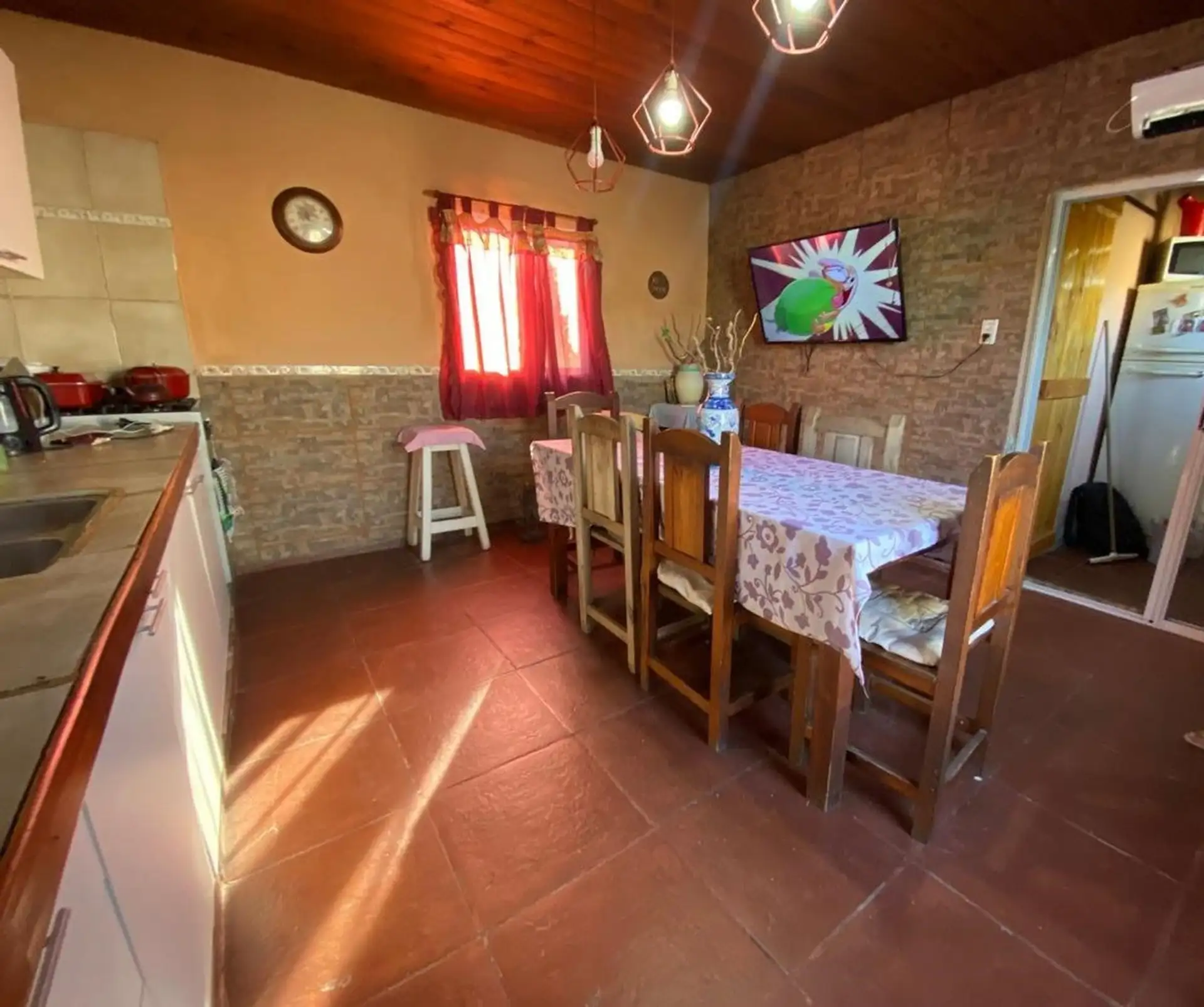 Lote con 2 viviendas, 10x45m, Zona Ruta 226