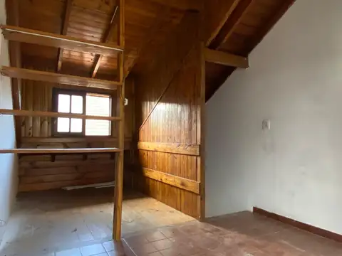 Depto Tipo Casa en Alquiler en Castelar Norte, $ 400.000