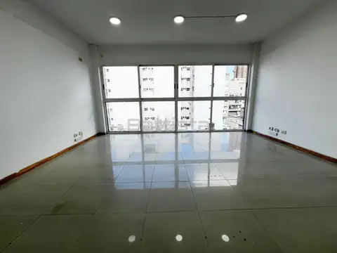 Oficina en Alquiler en Ramos Mejia, $ 640.000