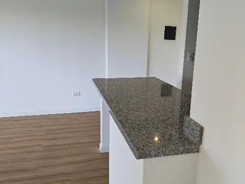 Departamento con cochera en venta Tigre Centro
