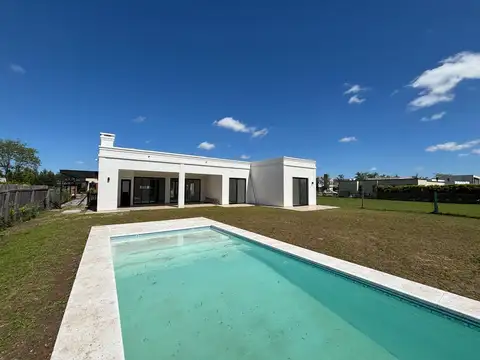 Casa en Venta a la laguna a estrenar. B. San Matías, Escobar