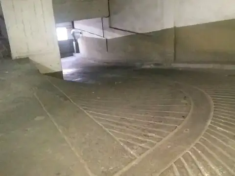 VENTA COCHERA CUBIERTA EN MICROCENTRO