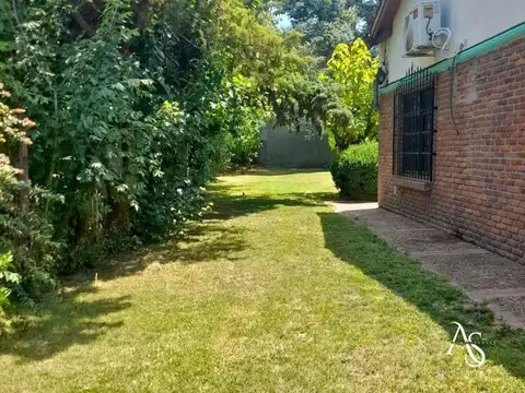 Casa en Venta con 4 cocheras