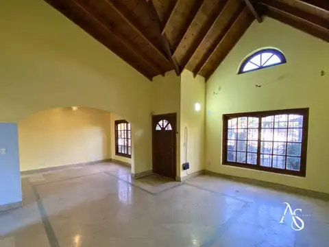 Casa en Venta con 4 cocheras