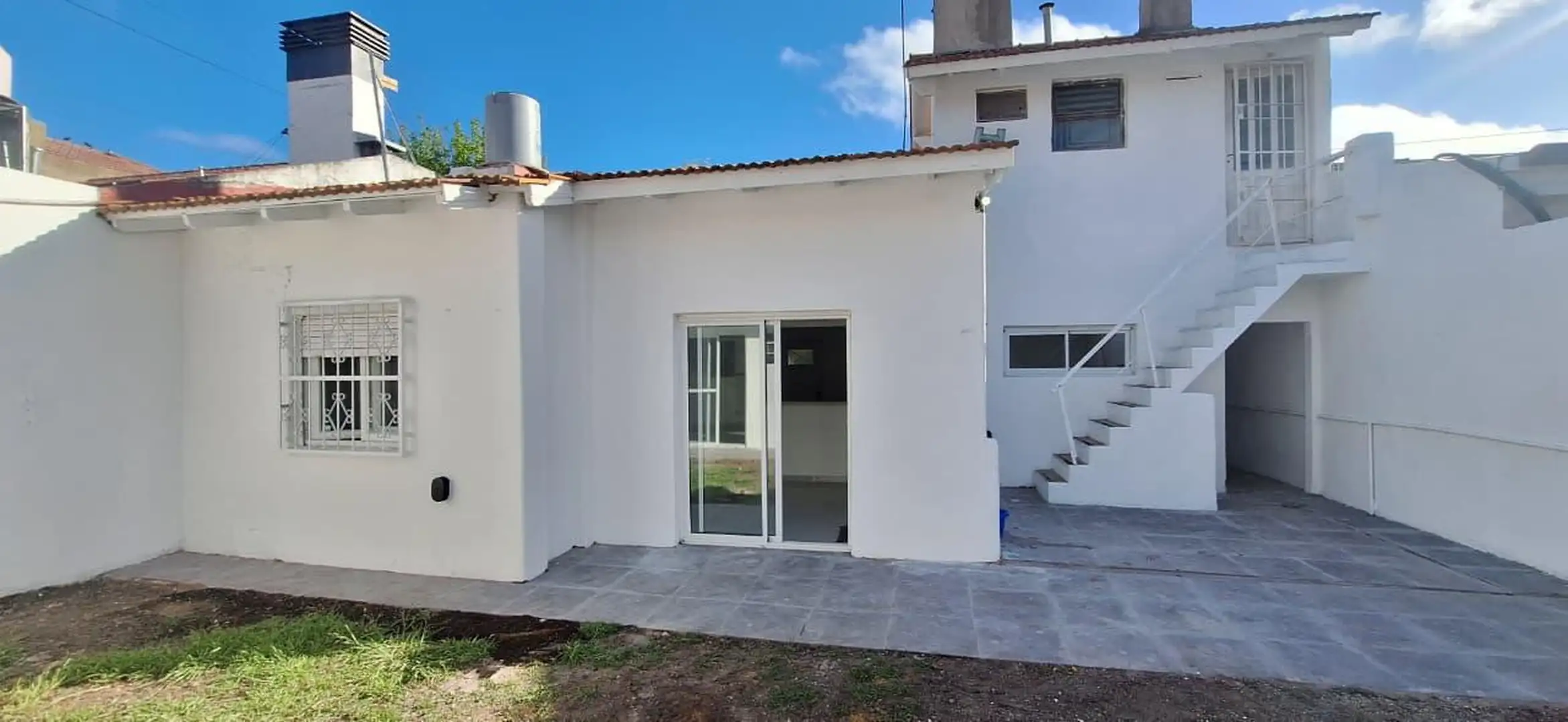 Casa 3 ambientes reciclada en parque luro