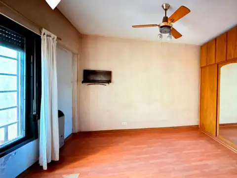 Depto Tipo Casa en Venta 50 años
