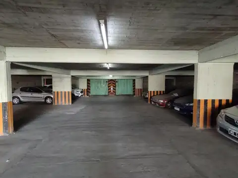 VENTA Cochera Privada Cubierta -Maipú 1100-
