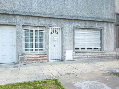 VENTA CASA 3 AMBIENTES PATIO LANUS ESTE
