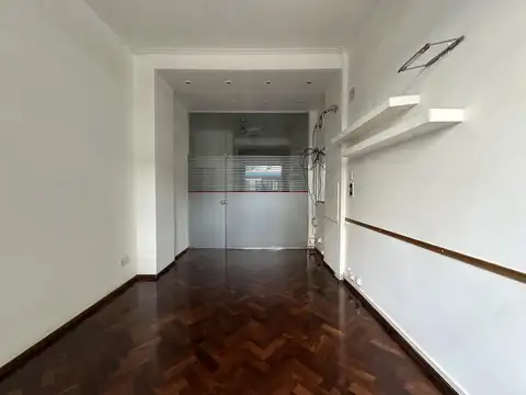 Oficina en alquiler de dos ambientes impecable pleno centro