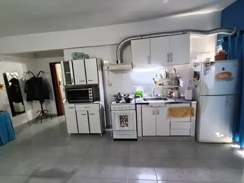 Departamento de Dos ambientes al contrafrente a metros del centro comercial, Cañada de Gomez 48...