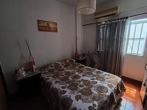 Departamento de Dos ambientes al contrafrente a metros del centro comercial, Cañada de Gomez 48...