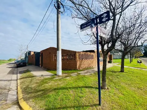 CASA EN VENTA 4 DORMITORIOS CON PATIO PIÑERO