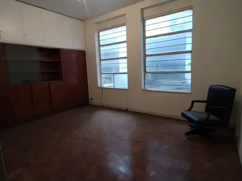 Oficina en Alquiler al Este