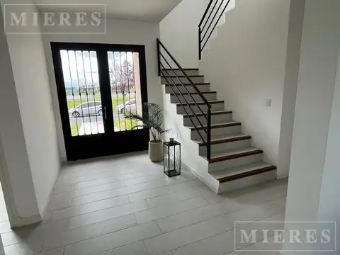 Casa en Alquiler de 4 dormitorios