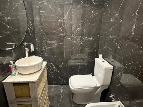 Casa 5 ambientes con 2 baños