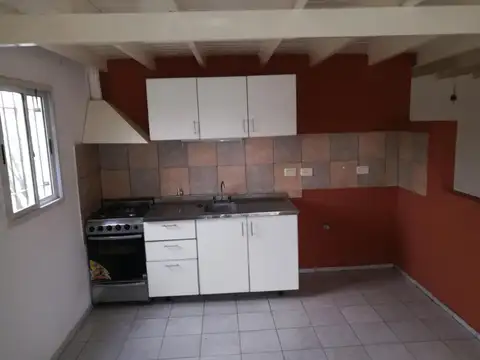 Casa en Alquiler con 1 cochera