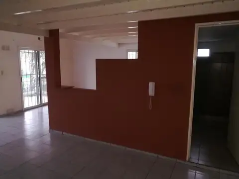 Casa 2 ambientes con 1 baño