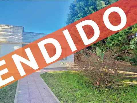 VENTA CASA 570 M2 VALENTIN ALSINA LANUS OESTE GARAGE JARDÍN TERRAZA