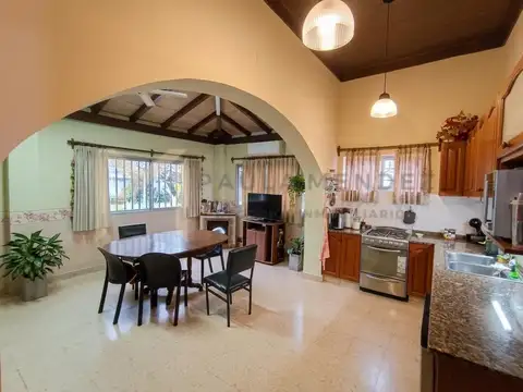 Casa en Venta con 1 cochera