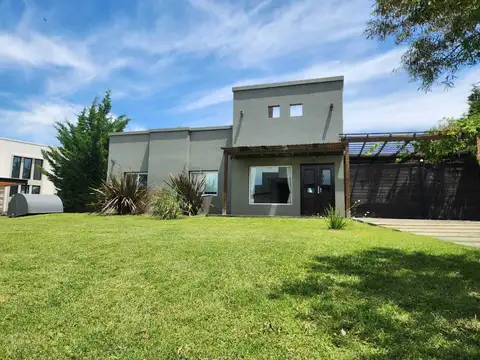 Casa en Alquiler de 3 dormitorios