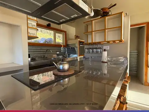 Casa 4 ambientes con 2 baños