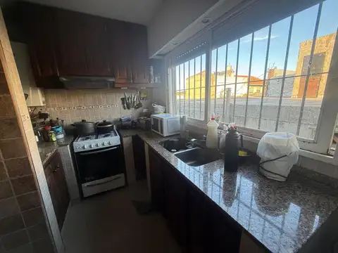 Casa 3 ambientes con 2 baños