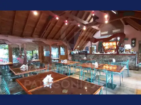 VENTA  Edificio Comercial Apto todo destino, 370m2, Los Taiques 55, El Once, Villa La Angostura