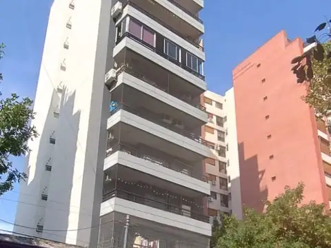 SEMIPISO EN VENTA FLORES - APTO CRÉDITO - A MTS. AV AVELLANEDA Y SUBTE A - MUY BUEN ESTADO