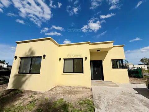 Casa  en Alquiler en Santa Sofía, Pilar del Este, Pilar
