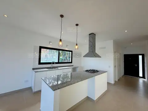 Casa  en Alquiler en Santa Sofía, Pilar del Este, Pilar