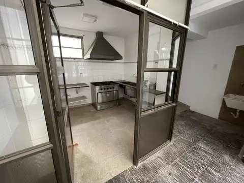 Casa en alquiler en Pichincha. Uso Institucional / Consultorios