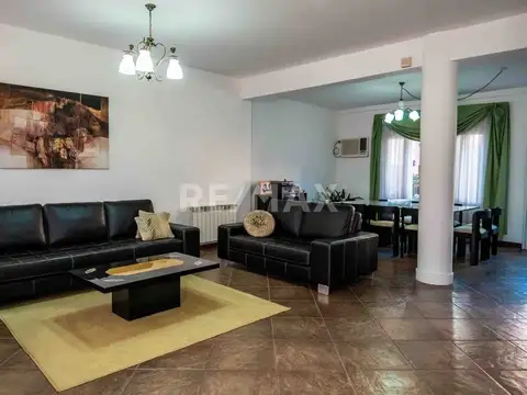 Casa 6 ambientes con 3 baños