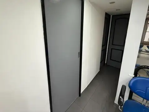 Local Comercial 75m² en tres niveles sobre Av. San Martín