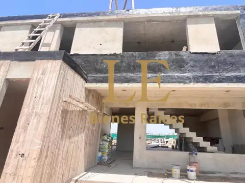 Casa 5 ambientes con 5 baños