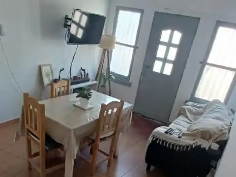 Casa 2 ambientes con 1 baño