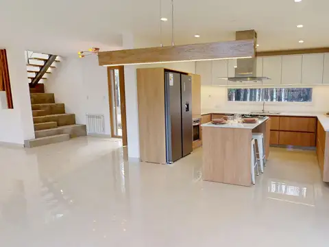 VENTA CASA 4 DORM. FINCA LAGUNA BLANCA PLOTTIER