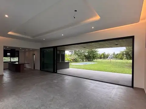 Casa 4 ambientes con 3 baños