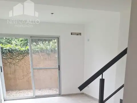 VENTA DUPLEX TRES AMBIENTES MORENO